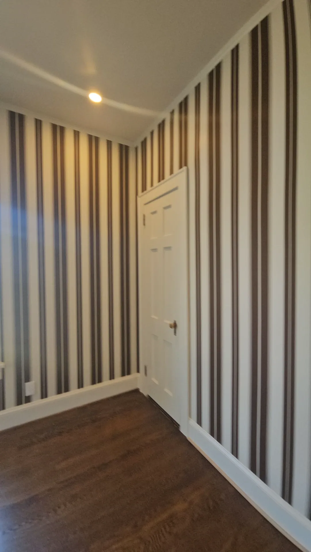 Room with decorative wallpaper